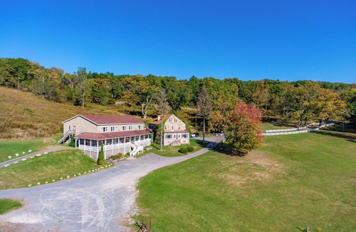 Waterfront Greens House | Prvt Rm 9: Prvt bath, gas fireplace, cable TV