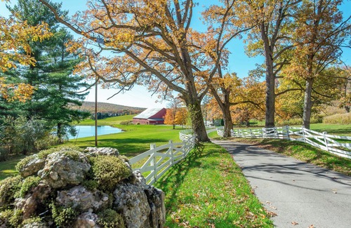Waterfront Greens House | Prvt Rm 9: Prvt bath, gas fireplace, cable TV
