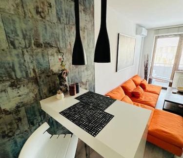Psie Pole Apartment | Przestronna i jasna kawalerka z balkonem