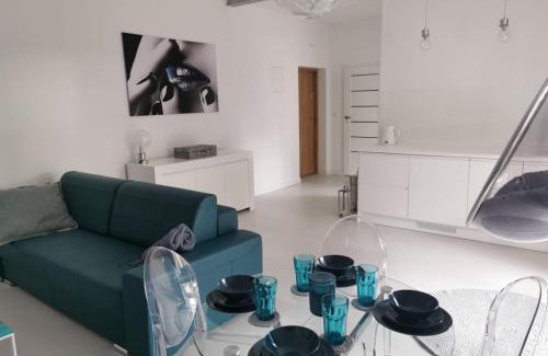 Borne Sulinowo Apartment | PRZYTULNY APARTAMENT Z KOMINKIEM PRZY JEZIORZE