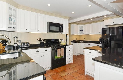 Stowe House | Pucker Street: 2 br, fireplace, a/c, deck, direct Mansfield views!