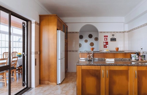 Praia de Santa Cruz House | Puerto Raval | 5 Bedrooms | BBQ & Garden