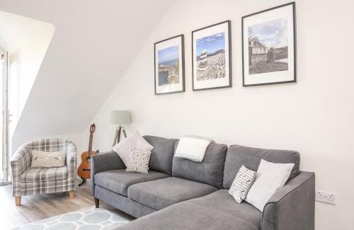 Benllech House | Puffin Pad