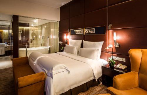 Huadu Hotel | Pullman Guangzhou Baiyun Airport - Free Shuttle Bus & Official Registration Agency during Canton Fair