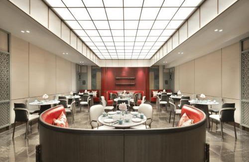 Longhua District Hotel | Pullman Shenzhen North