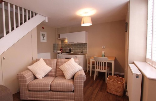 Charlton Apartment | Pump Housetat Woodstock Suites
