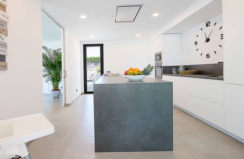 Portopetro House | Punta Port 7, Hochwertiger Neubau mit 4 DZ, Privater Pool in Ruhiger Wohngegend