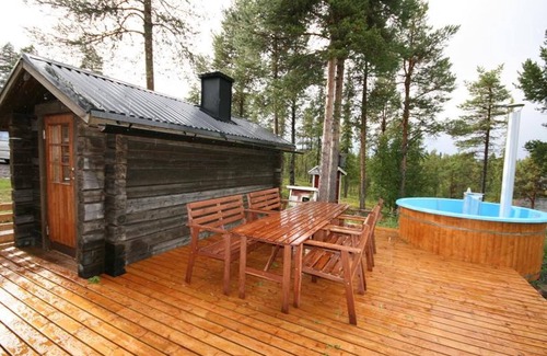 Kurravaara House | Pure nature at the river Torneälven not far from the ice hotel
