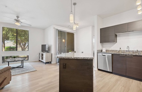 Gilbert Apartment | Pure Suites Gilbert Pool, Gym, Spa, Volleyball