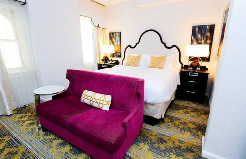 Kalorama Heights Hotel | PURE Wellness Junior Suite King, Contemporary Charm, Fitness Center