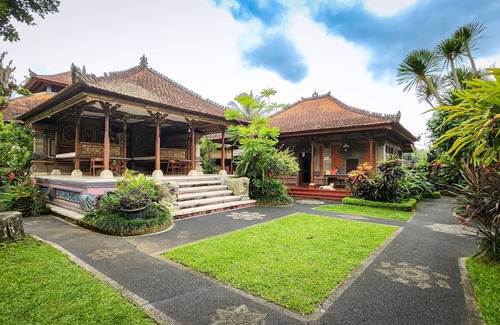 Undisan House | Puri Karang Residence