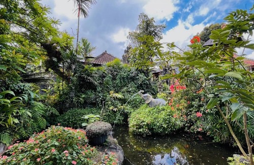 Undisan House | Puri Karang Residence