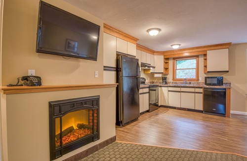 East Madison Hotel | Purity Spring Resort
