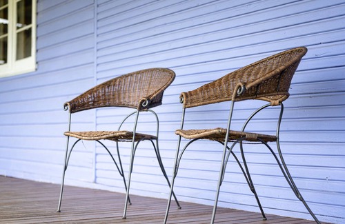 Canobolas House | Purple Cottage, Orange NSW. A cosy oasis + walk to 4 vineyards