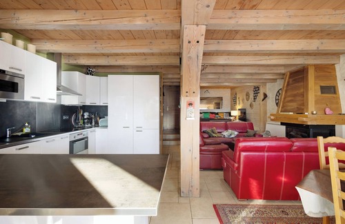 Puyvalador House | Puyvalador House – Mountain Charm, Stunning Lake View, 10 min from Ski Slopes