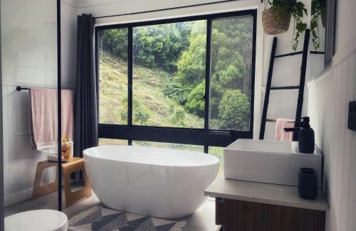 Currumbin Valley Villa | Pvc