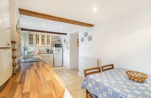 Meathop Cottage | PYE HALL COTTAGE, family friendly, with a garden in Silverdale