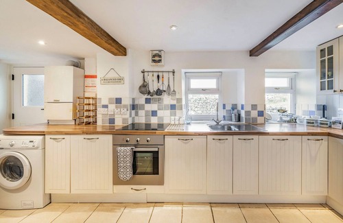 Meathop Cottage | PYE HALL COTTAGE, family friendly, with a garden in Silverdale