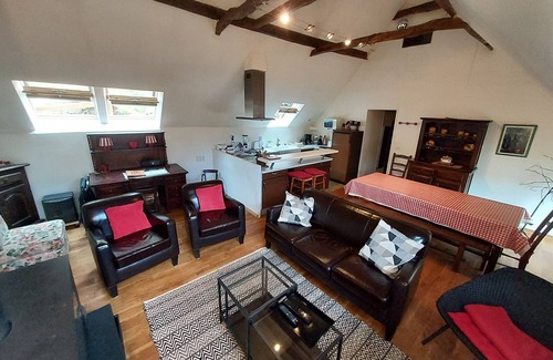 Eup House | Pyrenees house, sleeps 2/12: SKIING, HIKING, FISHING. WIFI