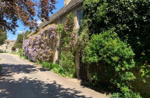 Burford Bed & Breakfast | Pytts House Boutique Bed & Breakfast