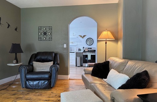Susanville House | Q Cottage, 3 bedroom lower unit with large backyard