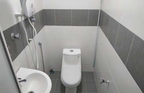 Pasir Puteh Hotel | Qeyjan Hotel