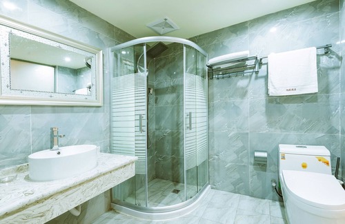 Dujiangyan Hotel | Qingcheng Sunrise Sailing Hotel