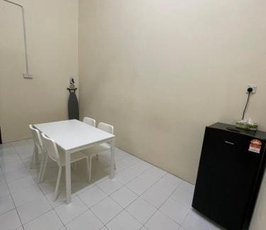 Kampung Behor Pisang House | Qisa Guesthouse 03