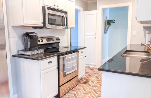 Thomasville House | QUAIL COTTAGE - 2 Bed home 4 blocks from downtown Thomasville