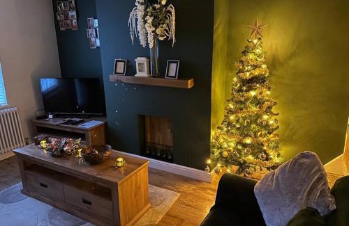 Pudsey House | Quaint 1 bedroom cottage in Pudsey, Leeds