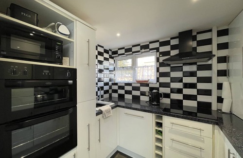 Pevensey Apartment | Quaint 2 Bed Village Retreat