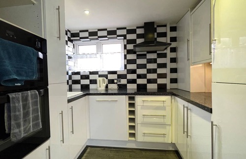 Pevensey Apartment | Quaint 2 Bed Village Retreat