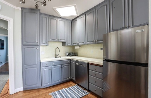 Parkside Apartment | Quaint 2BR/1BA Apt - 7 min walk to Ocean Beach