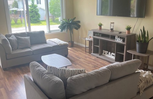 Greenstone Apartment | Quaint 3 bedroom apartment with full bathroom, full kitchen and in-unit laundry