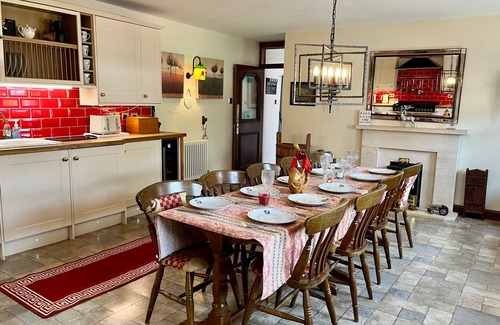 Trimdon Station House | Quaint 4 Bed Barn Conversion Barnhouse Starshinezz