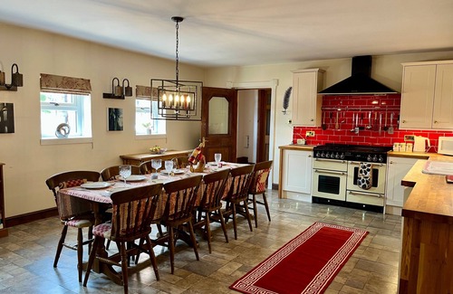 Trimdon Station House | Quaint 4 Bed Barn Conversion Barnhouse Starshinezz