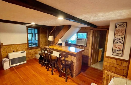 Town of Fowler House | Quaint 4 bedroom 2 bathroom cottage on the lake