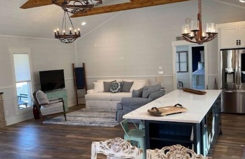 Nolensville Cottage | Quaint and charming cottage on 10 beautiful acres! Enjoy peace and country life!