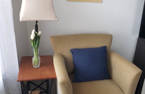 Manchester Apartment | Quaint Apartment on the West Side