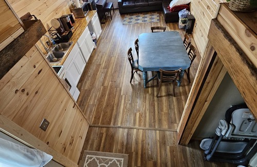 Dry Ridge Cabin | Quaint Cabin - 8 minutes from Ark Encounter!nCountry setting, near town!