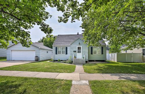 Spearfish House | Quaint Central Spearfish Home with Deck and Yard!