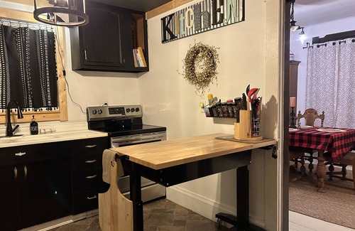 Marshall House | Quaint century-old home just minutes from Turkey Run & Shades State Park w Sauna
