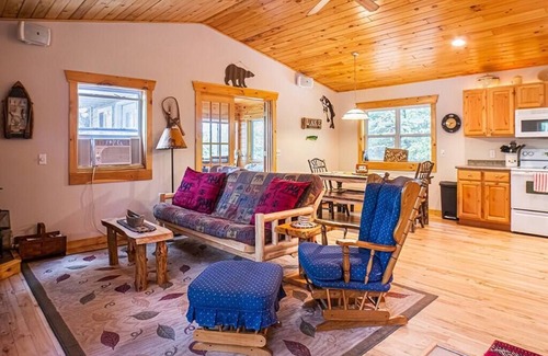 Clam Lake House | Quaint Clam- Lower Clam Lake