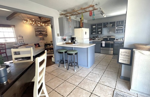 Weston House | Quaint Coach House on 50 acre horse ranch