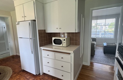 Dartmouth Apartment | Quaint Coastal Cottage in Padanaram