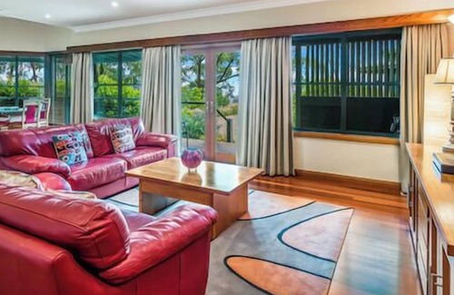 Kulnura Cottage | Quaint Cottage In The Bush
