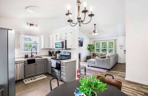 Holly Springs Cottage | Quaint Cottage of Holly Springs