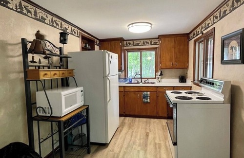 Rapid River Cottage | Quaint Cottage on the Sandy Shores of Lake Michigan