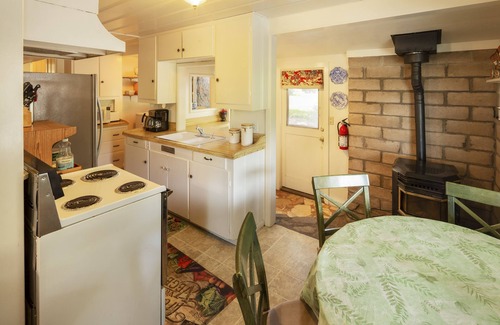 Salinas Cottage | Quaint Country Cottage