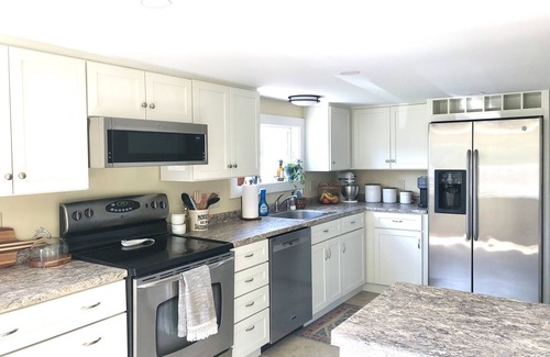 Wiscasset House | Quaint & Cozy 1830s Cape- Central Location!